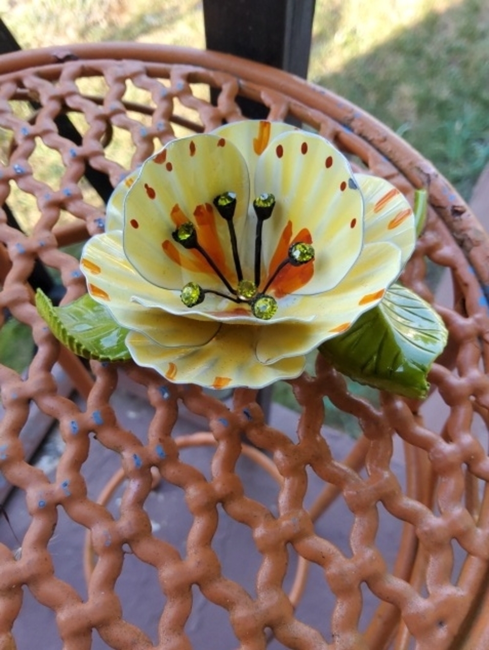 Vintage Large Metal Fower Brooch.